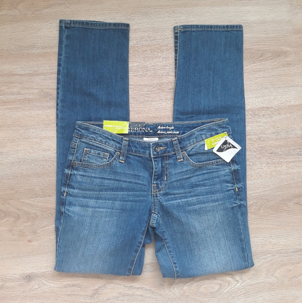 Merona Modern Fit Straight Jeans - Size 2 Light Wash Mid-Rise Jeans